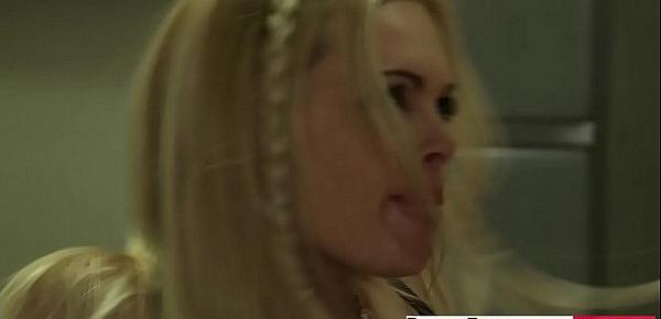  blonde teen (Jesse Jane) wants her doctors cock - Digital Playground